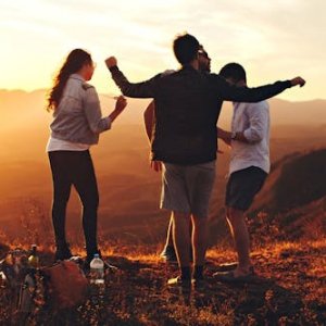Perbedaan Gen Z dan Milenial dalam Gaya Hidup